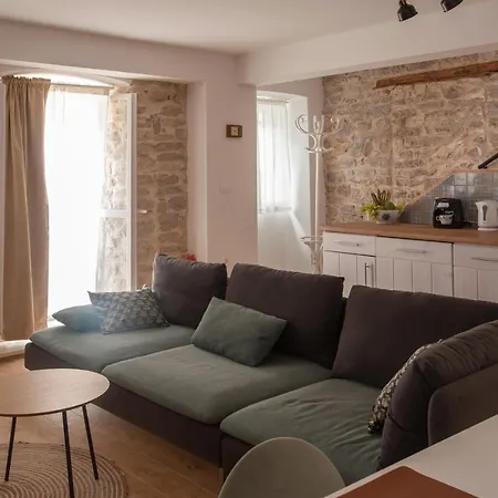 Apartamento Sketches Of *