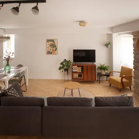 Apartamento Sketches Of *